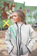 Načíst obrázek do prohlížeče Galerie, Bunda Kantha Short
