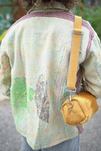 Lade das Bild in den Galerie-Viewer, Lange Kantha-Jacke
