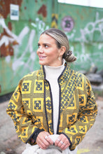 Načíst obrázek do prohlížeče Galerie, Bunda Kantha Short
