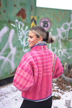 Načíst obrázek do prohlížeče Galerie, Bunda Kantha Short
