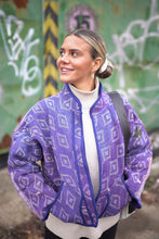 Načíst obrázek do prohlížeče Galerie, Bunda Kantha Short
