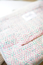 Načíst obrázek do prohlížeče Galerie, Kantha Laptop obal MacBook Air / Pro 13&quot; - 14&quot;
