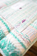 Načíst obrázek do prohlížeče Galerie, Kantha Laptop obal MacBook Air / Pro 13&quot; - 14&quot;
