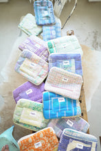 Načíst obrázek do prohlížeče Galerie, Kantha Laptop obal MacBook Air / Pro 13&quot; - 14&quot;
