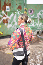 Načíst obrázek do prohlížeče Galerie, Bunda Kantha Short
