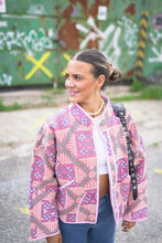 Lade das Bild in den Galerie-Viewer, Kurze Kantha-Jacke
