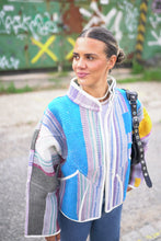 Lade das Bild in den Galerie-Viewer, Kurze Kantha-Jacke
