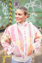 Načíst obrázek do prohlížeče Galerie, Bunda Kantha Short
