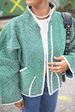 Lade das Bild in den Galerie-Viewer, Kurze Kantha-Jacke
