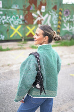 Lade das Bild in den Galerie-Viewer, Kurze Kantha-Jacke

