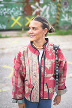 Lade das Bild in den Galerie-Viewer, Kurze Kantha-Jacke
