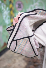 Načíst obrázek do prohlížeče Galerie, Bunda Kantha Short
