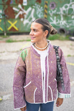 Lade das Bild in den Galerie-Viewer, Kurze Kantha-Jacke
