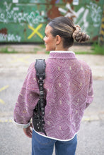 Lade das Bild in den Galerie-Viewer, Kurze Kantha-Jacke
