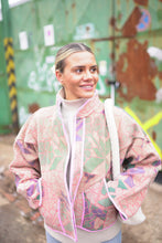 Načíst obrázek do prohlížeče Galerie, Bunda Kantha Short
