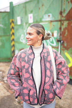 Načíst obrázek do prohlížeče Galerie, Bunda Kantha Short
