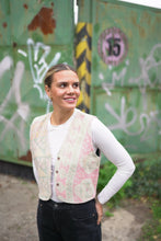 Lade das Bild in den Galerie-Viewer, Kantha Bae Weste
