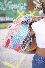 Lade das Bild in den Galerie-Viewer, Kurze Kantha-Jacke
