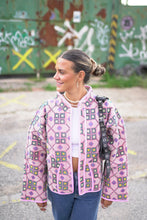 Lade das Bild in den Galerie-Viewer, Kurze Kantha-Jacke
