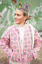 Lade das Bild in den Galerie-Viewer, Kurze Kantha-Jacke
