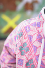 Lade das Bild in den Galerie-Viewer, Kurze Kantha-Jacke
