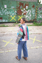 Lade das Bild in den Galerie-Viewer, Kurze Kantha-Jacke
