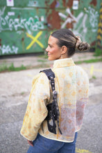 Lade das Bild in den Galerie-Viewer, Kurze Kantha-Jacke
