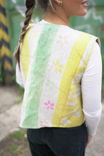 Lade das Bild in den Galerie-Viewer, Kantha Bae Weste
