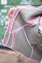 Načíst obrázek do prohlížeče Galerie, Bunda Kantha Short
