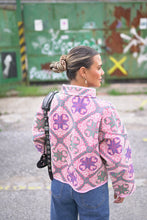 Lade das Bild in den Galerie-Viewer, Kurze Kantha-Jacke
