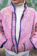 Lade das Bild in den Galerie-Viewer, Kurze Kantha-Jacke
