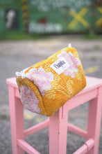 Lade das Bild in den Galerie-Viewer, Krishna-Tasche
