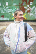 Načíst obrázek do prohlížeče Galerie, Bunda Kantha Short
