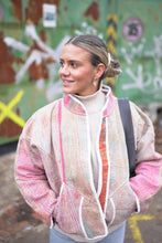 Načíst obrázek do prohlížeče Galerie, Bunda Kantha Short
