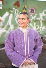 Lade das Bild in den Galerie-Viewer, Kurze Kantha-Jacke
