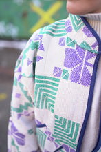 Lade das Bild in den Galerie-Viewer, Kurze Kantha-Jacke

