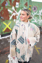 Načíst obrázek do prohlížeče Galerie, Bunda Kantha Long
