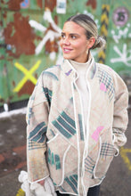 Načíst obrázek do prohlížeče Galerie, Bunda Kantha Long
