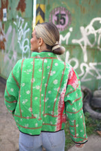 Lade das Bild in den Galerie-Viewer, Kurze Kantha-Jacke
