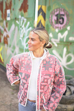 Lade das Bild in den Galerie-Viewer, Kurze Kantha-Jacke
