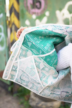 Lade das Bild in den Galerie-Viewer, Kurze Kantha-Jacke
