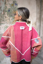 Lade das Bild in den Galerie-Viewer, Kurze Kantha-Jacke
