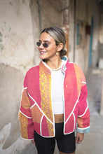 Lade das Bild in den Galerie-Viewer, Kurze Kantha-Jacke
