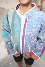 Lade das Bild in den Galerie-Viewer, Kurze Kantha-Jacke
