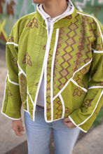 Lade das Bild in den Galerie-Viewer, Kurze Kantha-Jacke
