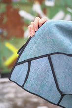 Lade das Bild in den Galerie-Viewer, Kurze Kantha-Jacke
