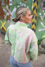 Lade das Bild in den Galerie-Viewer, Kurze Kantha-Jacke
