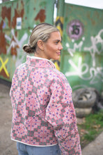 Lade das Bild in den Galerie-Viewer, Kurze Kantha-Jacke
