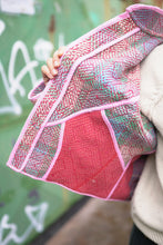 Lade das Bild in den Galerie-Viewer, Kurze Kantha-Jacke

