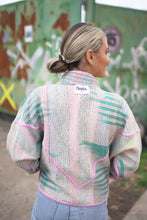 Lade das Bild in den Galerie-Viewer, Kurze Kantha-Jacke
